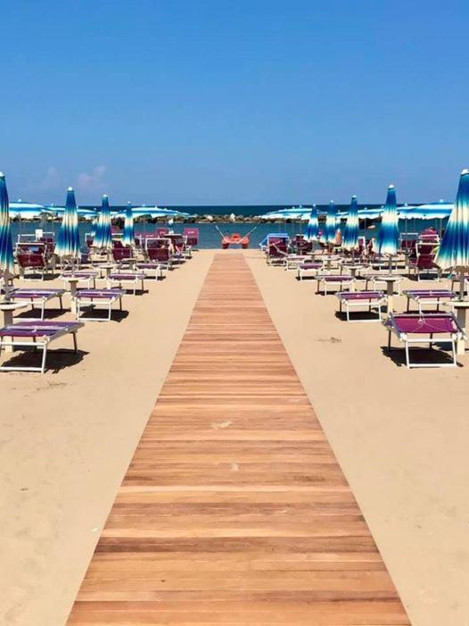 Hotel Piccadilly Bellaria-Igea Marina Exterior photo