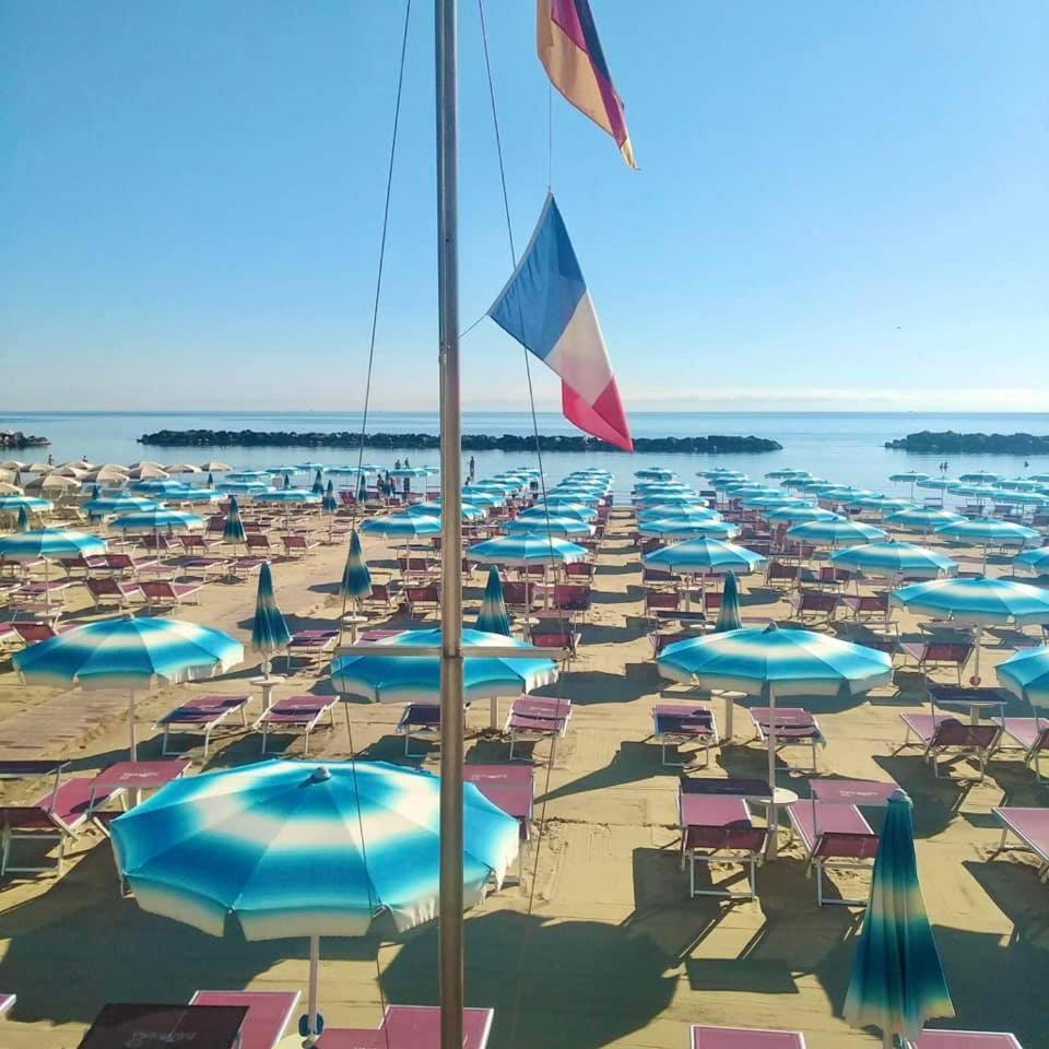 Hotel Piccadilly Bellaria-Igea Marina Exterior photo